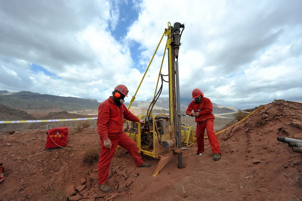 Oil Exploration on Tianshan Mountain(圖1)