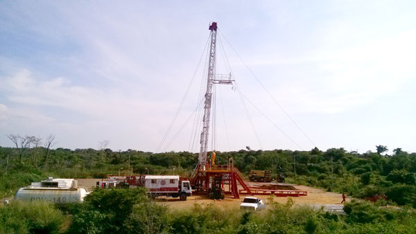 中原特種車輛：展出多款油氣田用車(圖1)