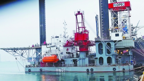 懸臂梁式自升自航石油工程船投入使用(圖1)