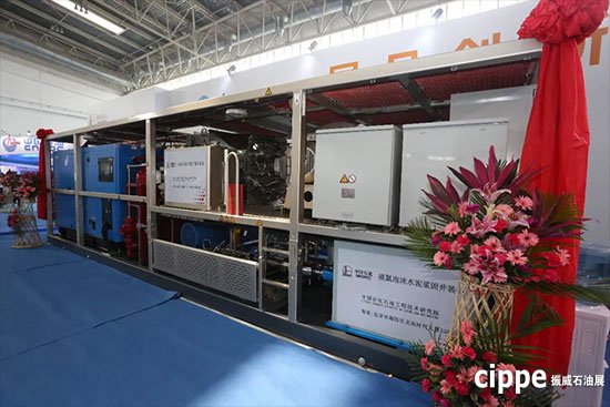 “液氮泡沫水泥漿固井自動(dòng)化裝備”榮獲第七屆 cippe展品創(chuàng)新金獎(jiǎng)(圖3) “液氮泡沫水泥漿固井自動(dòng)化裝備”榮獲第七屆 cippe展品創(chuàng)新金獎(jiǎng)(圖3)