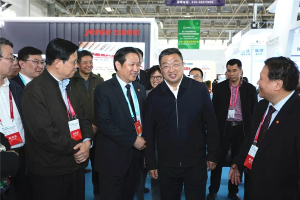 “智造超級(jí)裝備 ? 勇護(hù)能源安全” 杰瑞集團(tuán)強(qiáng)勢(shì)亮相北京cippe展會(huì)(圖2)